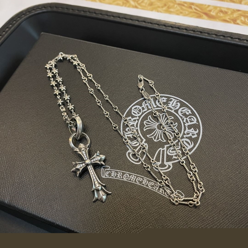 Ch**me He**ts necklaces
